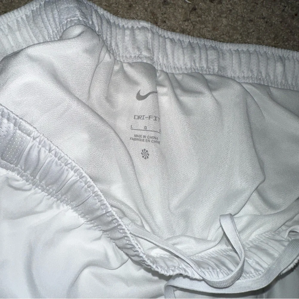 NWT Nike Dry-fit running shorts - Picture 3 of 4